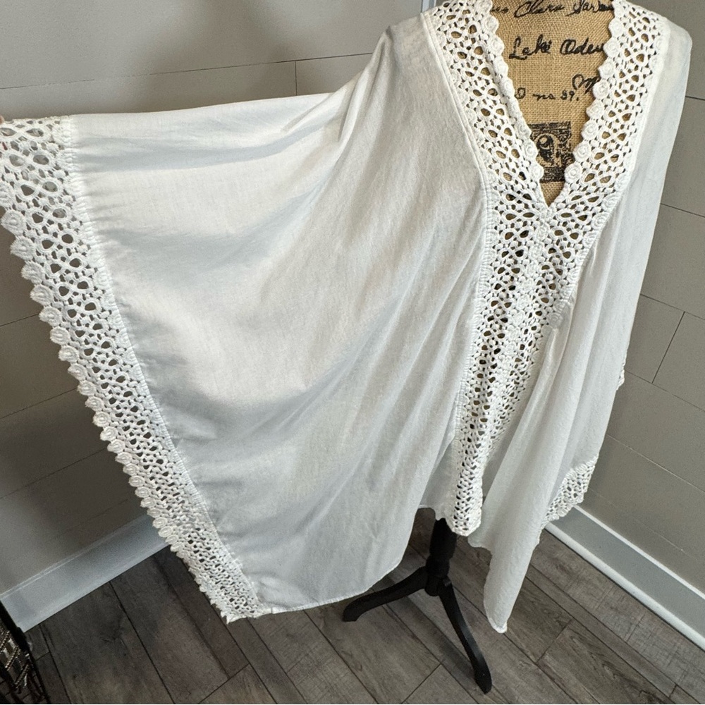 Natural Impressions White Crochet Trim Cover-Up - One Size - Picture 4 of 6